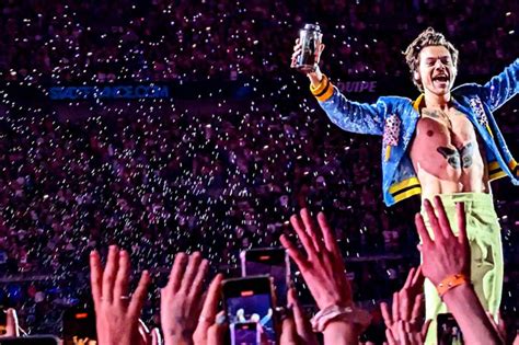 ¡El Concierto Secreto de Harry Styles en Madrid: Una Noche Mágica para los Fans!